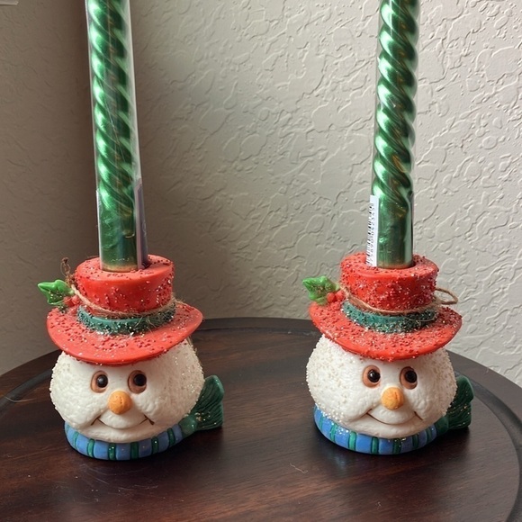 Unbranded: Snowmen tapered candle holders- lot of 2- includes 2 green candles - Picture 8 of 14